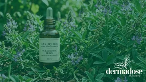 Sérum de bakuchiol presentado como alternativa natural al retinol ubicado entre plantas de bakuchiol.