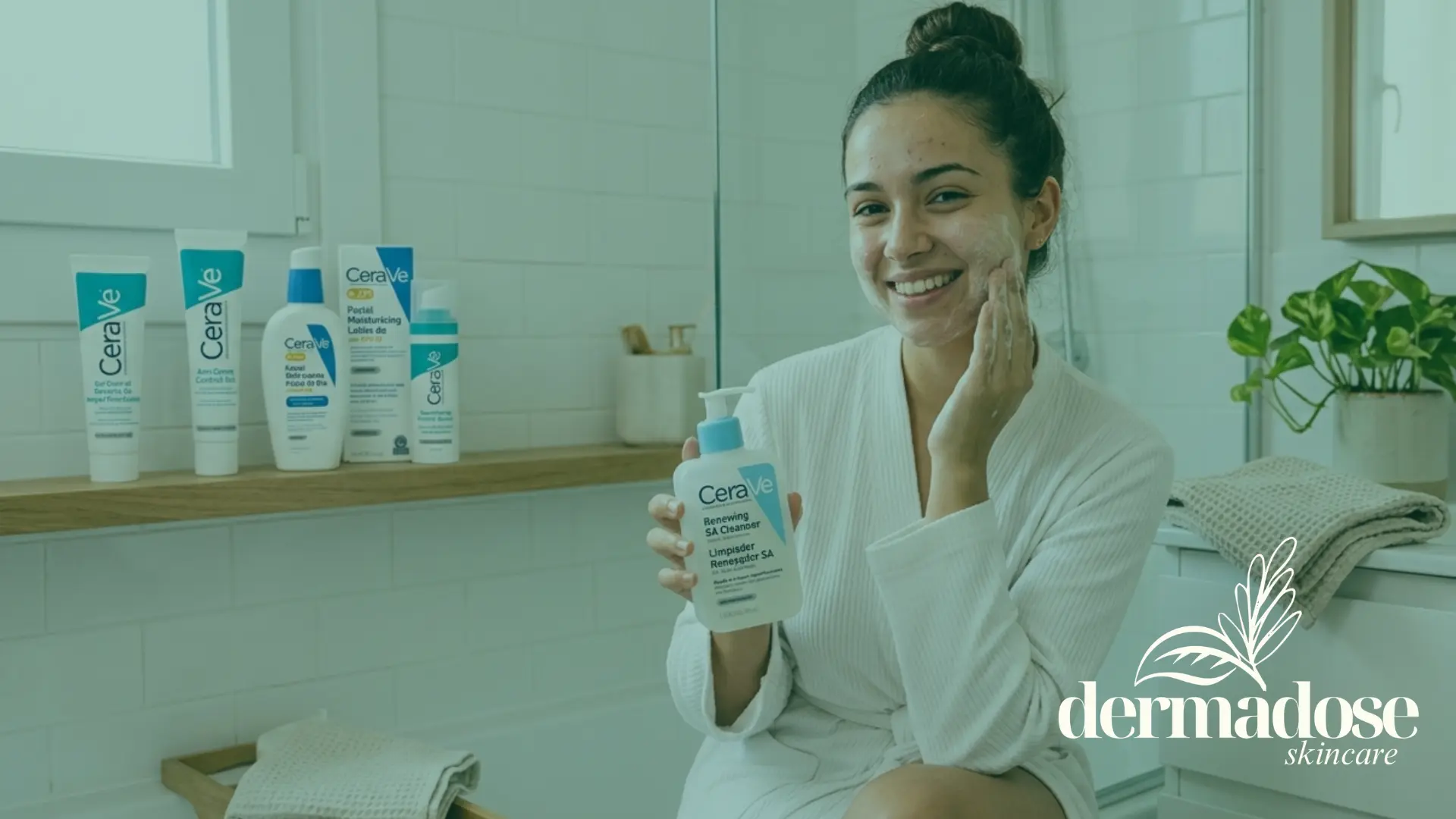 Mujer aplicándose limpiador CeraVe junto a productos de la gama, artículo sobre alternativas tras la retirada de CeraVe