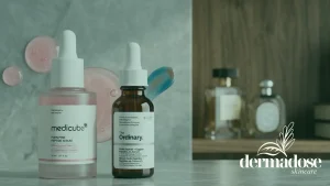 Comparativa de Medicube PDRN Pink Peptide Serum y The Ordinary Multi-Peptide Copper Peptides sérum sobre superficie de mármol